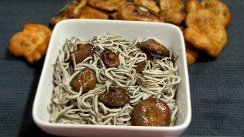 gulas salteadas con níscalos